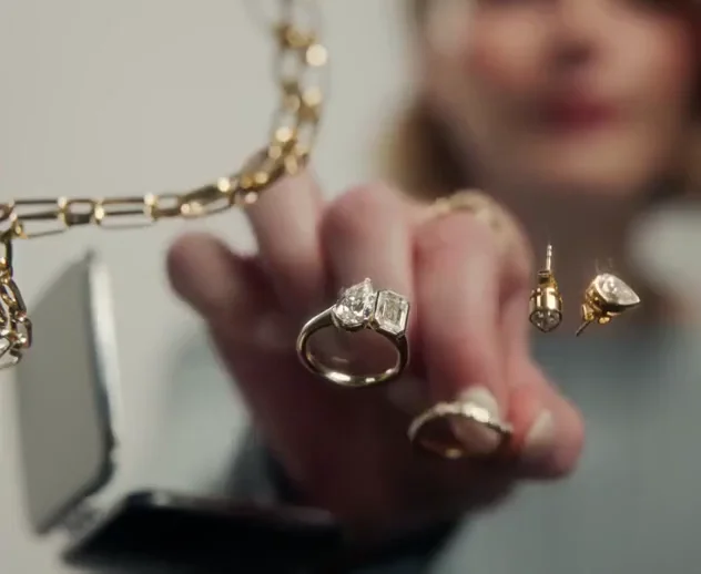Larensy campaign film: gold moissanite rings presented in a jewellery box