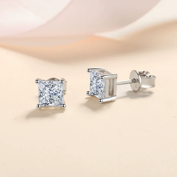 'Stella' 2-Carat Moissanite Diamond Earring - Image 4