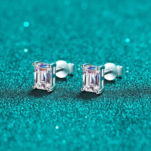 'Ora' 2-Carat Moissanite Diamond Emerald Radiant Cut Earring - Image 3