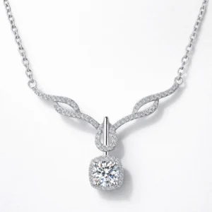 Vinea Vinea 1-Carat Moissanite Necklace