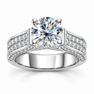 larensy-valora-round-moissanite-pav-ring-main Valora Round Moissanite Pavé Ring — front and setting detail